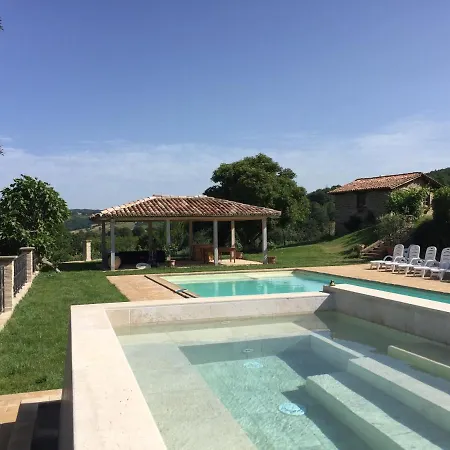 아파트 Caiferri Con *